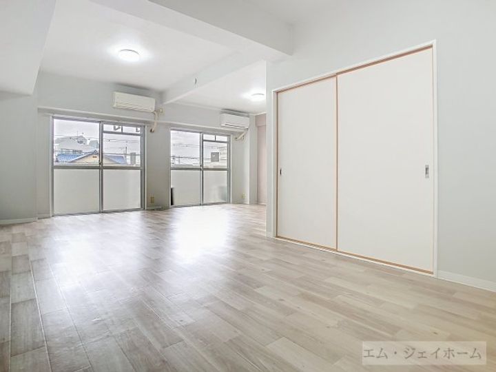 フラワー3番館の居間