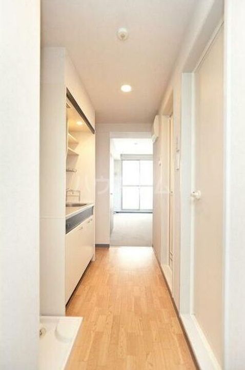 バウスクロス市川の玄関