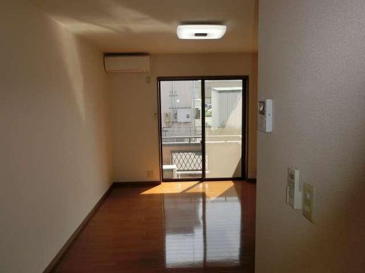 カナール岩間の内装