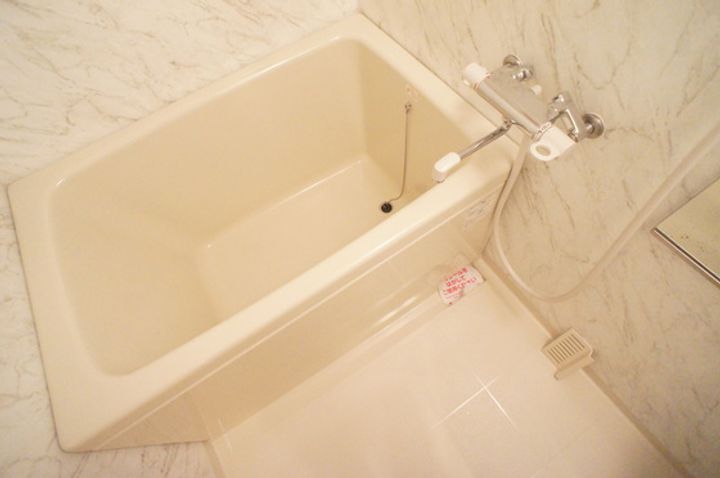 リヴァージュ B棟の風呂