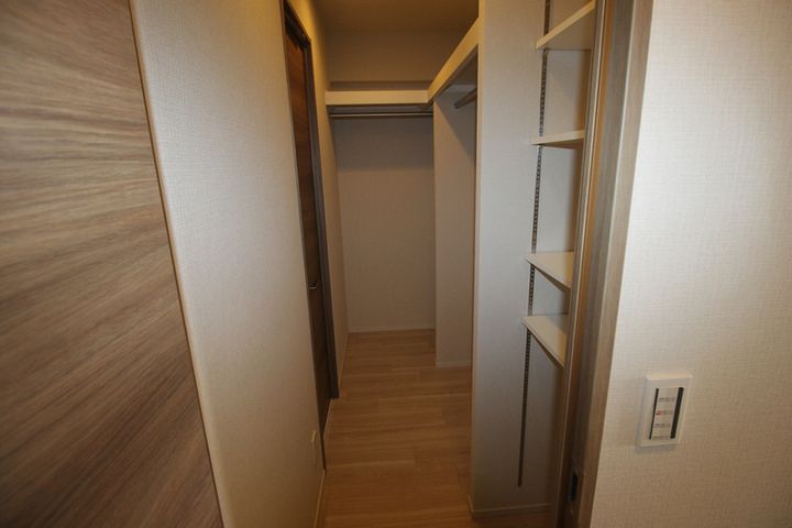 大阪府豊中市新千里南町2(マンション)の賃貸物件の玄関