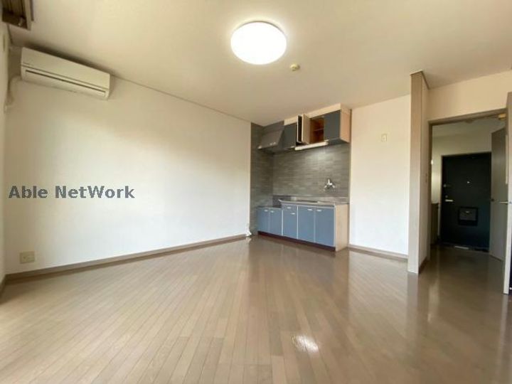 シャーレン杉並IIの居間