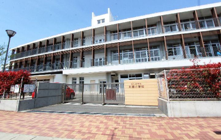 シャーメゾンシエロの周辺