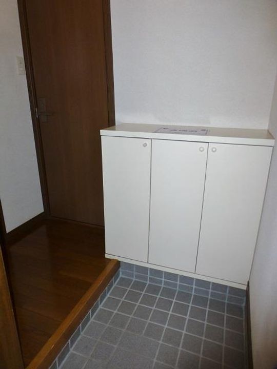 三番町ハイツの玄関