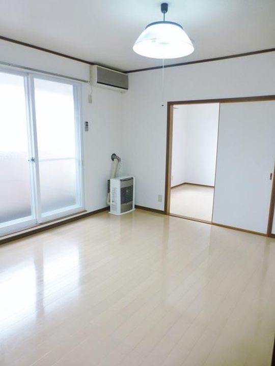 三番町ハイツの居間