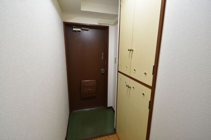 エルカミノ平岸の玄関