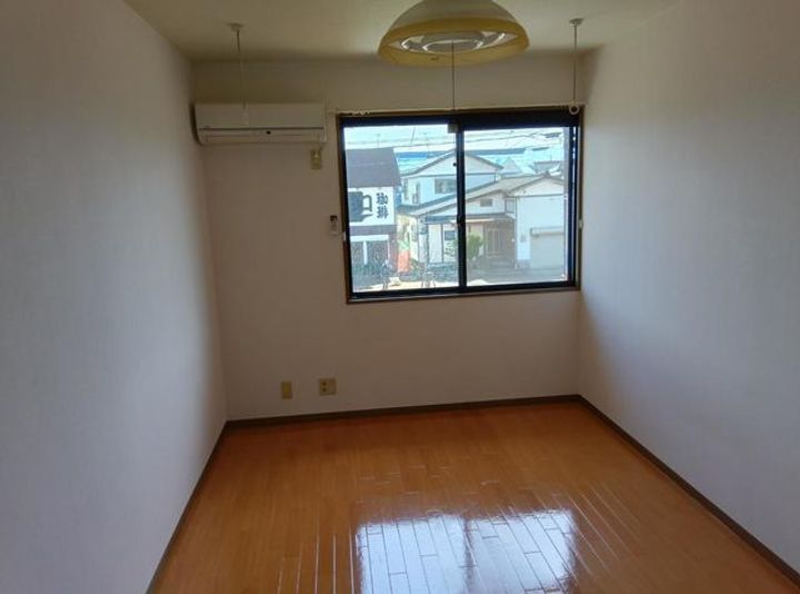 セジュール江陽の居間