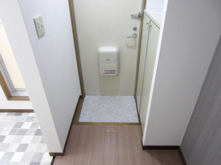 大阪府岸和田市藤井町3(アパート)の賃貸物件の玄関