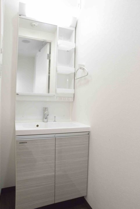 DORMOUSE 和の内装