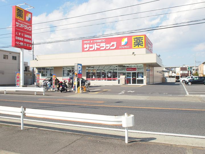 メゾンモア (1F)の周辺