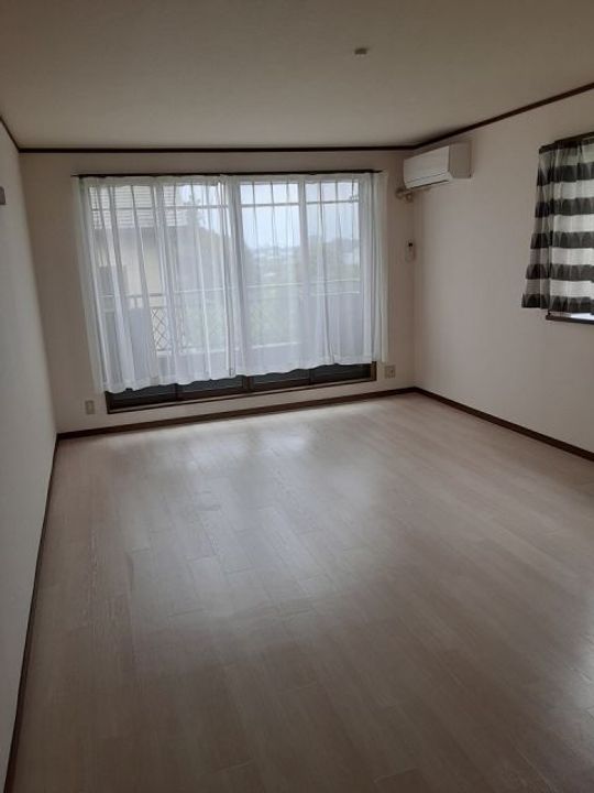 ラ・ベルクールの居間