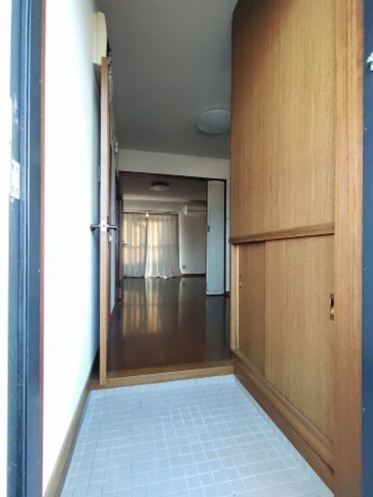 グリーンハイツ札元の玄関