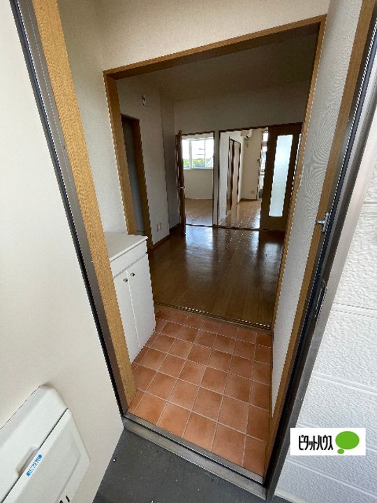 ハイツ・グリーンヒルの玄関