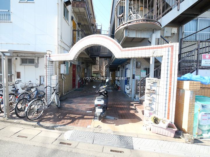 埼玉県草加市遊馬町(マンション)の賃貸物件の地図