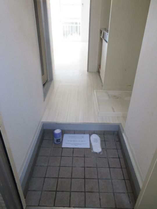 コスモメイト鈴蘭西の玄関