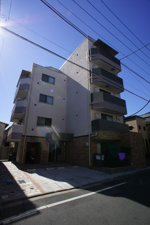 10ビリオン要 テンビリオンカナメの外観