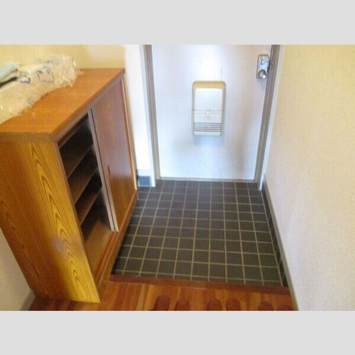 アーバン京命IIの玄関