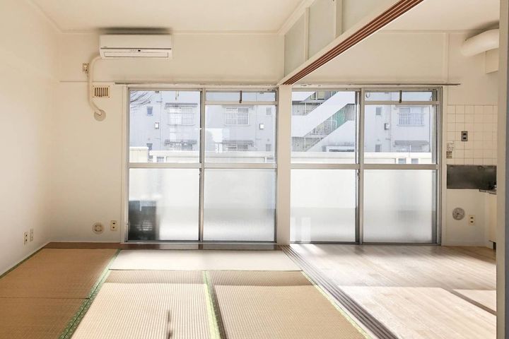 ビレッジハウス東光台2号棟の居間