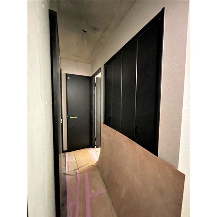 千葉県市川市富浜2(マンション)の賃貸物件の玄関