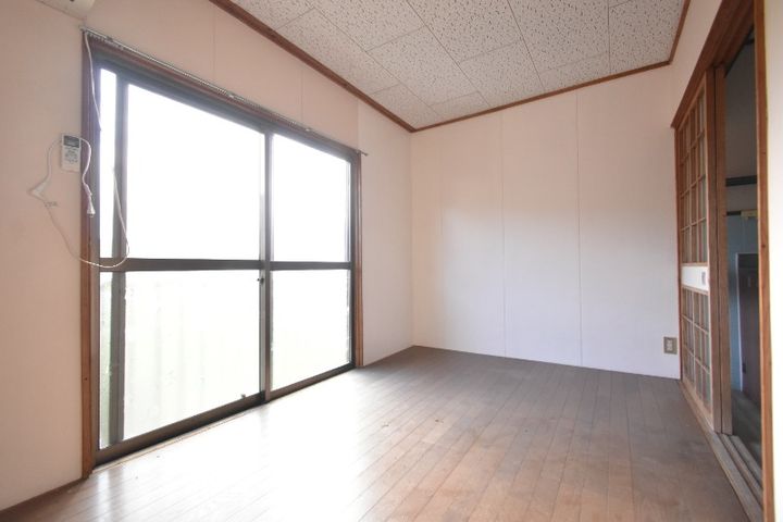 重久ハイツの居間