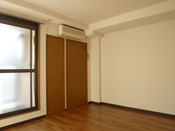 フローラ鶴見の居間