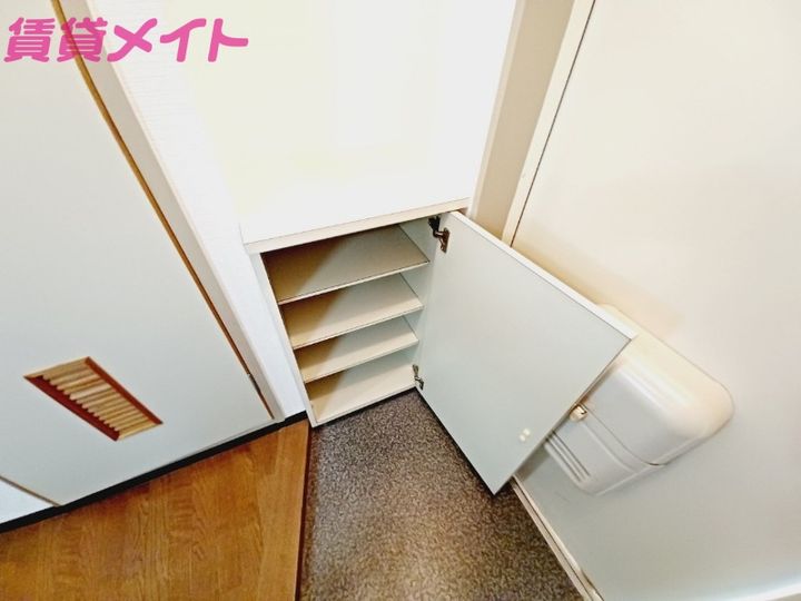 REVEURの内装