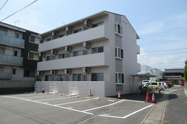 グランドール中央の外観