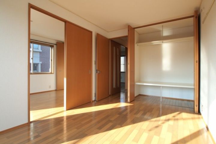 エスカレント赤間の内装