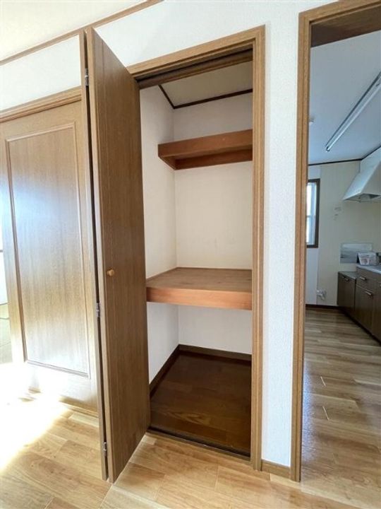 フラワーパーク花長 I番館の内装