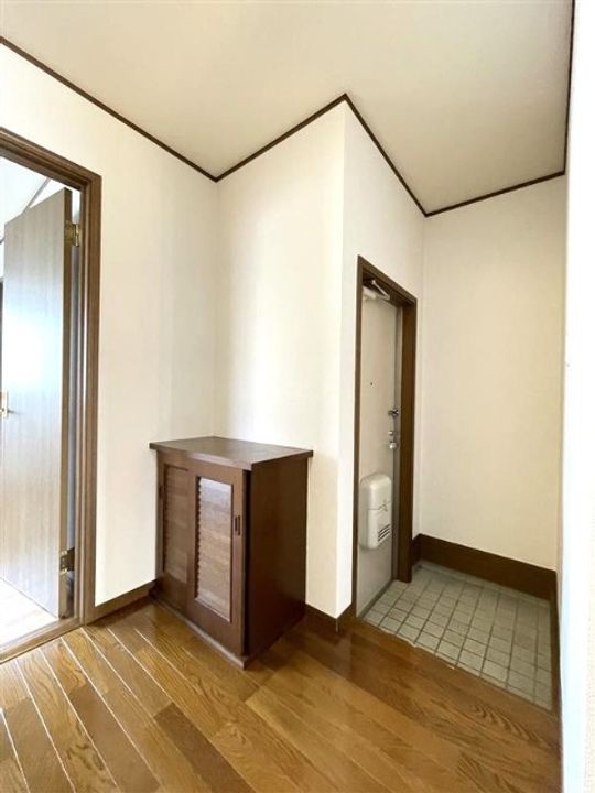 フラワーパーク花長 I番館の玄関