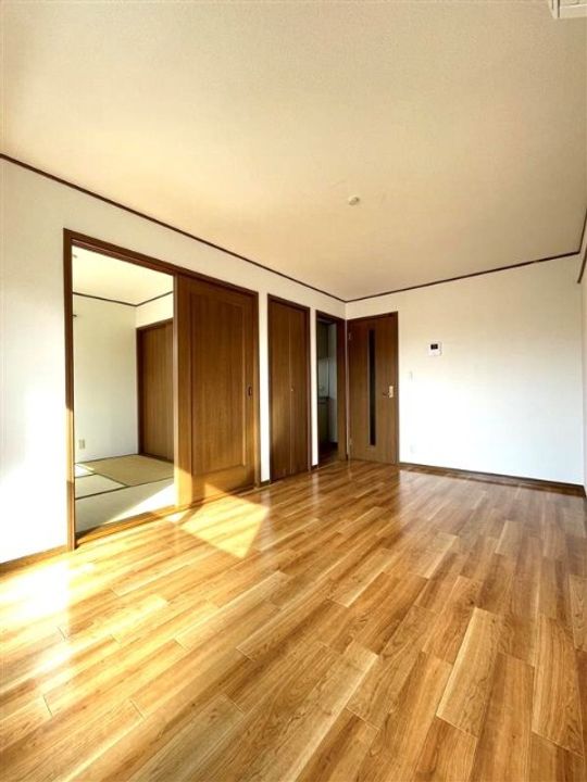 フラワーパーク花長 I番館の居間