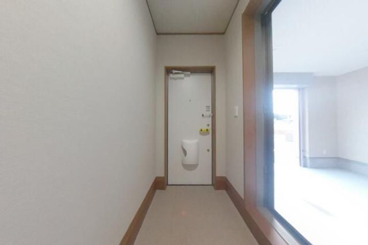 Hideaway432の玄関