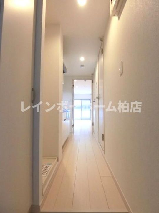 千葉県柏市南柏2(マンション)の賃貸物件の玄関