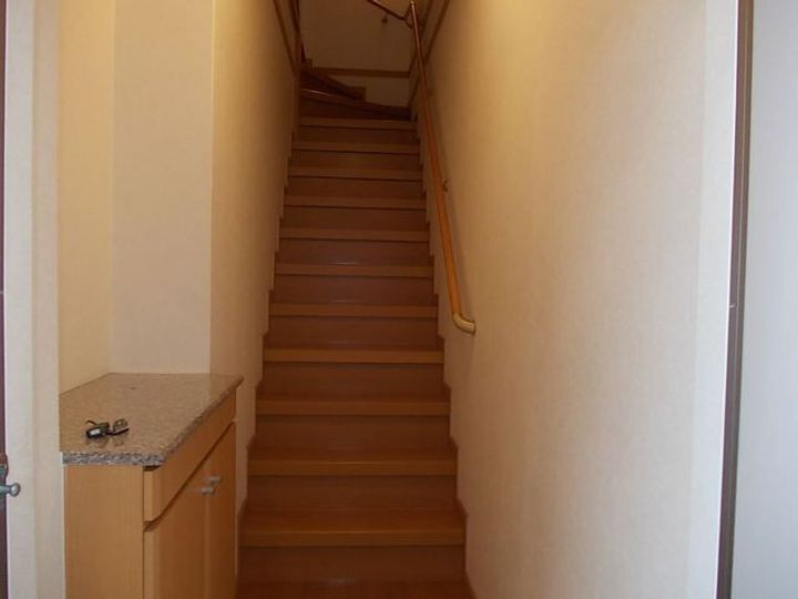 兵庫県加古川市平岡町新在家(アパート)の賃貸物件の玄関