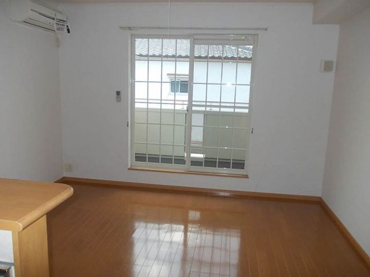 兵庫県加古川市平岡町新在家(アパート)の賃貸物件の居間