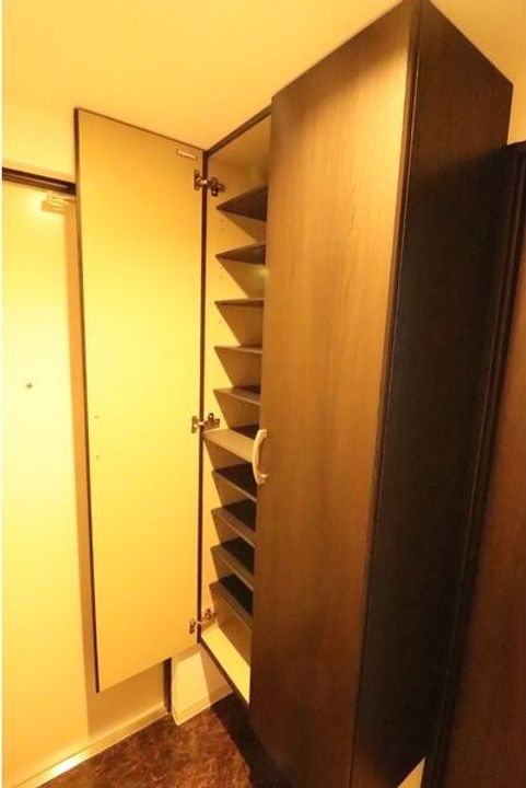 北海道札幌市西区山の手二条2(マンション)の賃貸物件の玄関