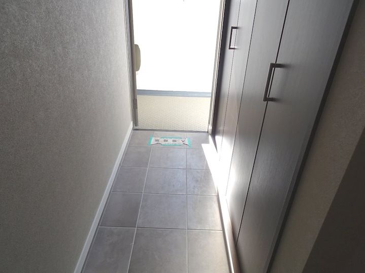 フォレストヒルズA棟の玄関