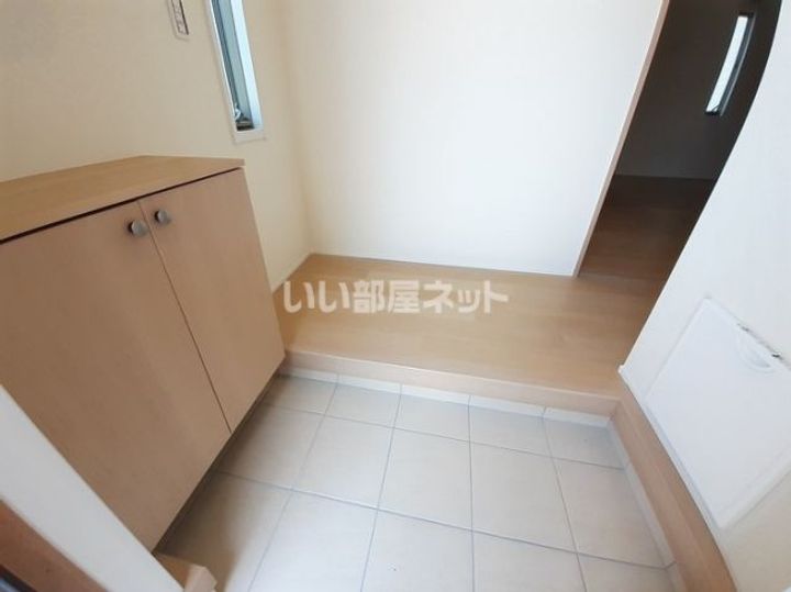 大阪府茨木市西河原2(一戸建)の賃貸物件の玄関