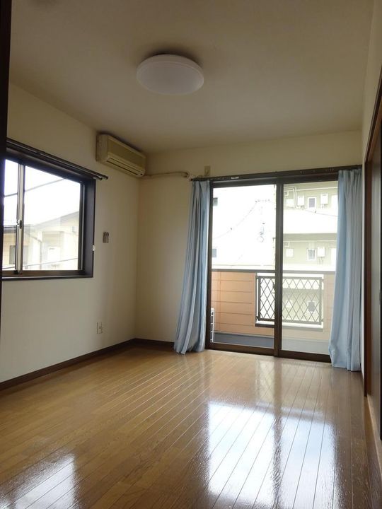 第2ロイヤル大嶋の居間