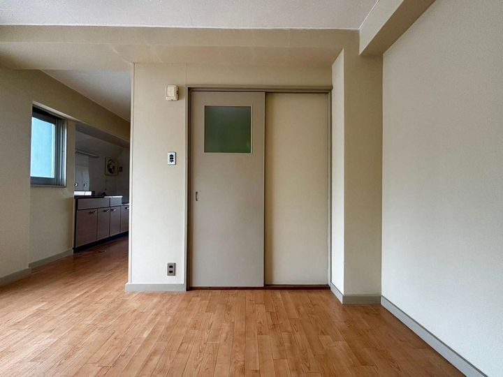 仁方ハイツの居間