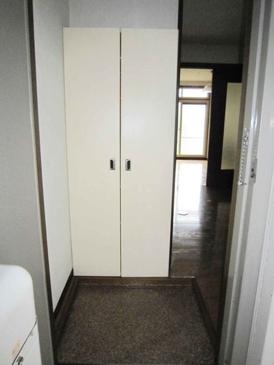 シティハイムグロワールの玄関