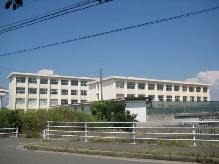 パインコーポ壱番館の周辺