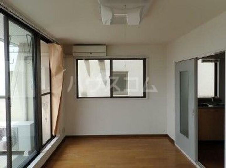 第六大興ビルの内装