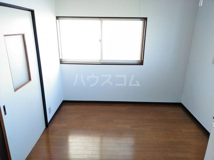 コーポ新井の居間