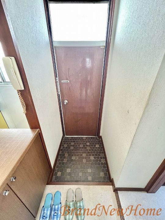 三山ビルの玄関