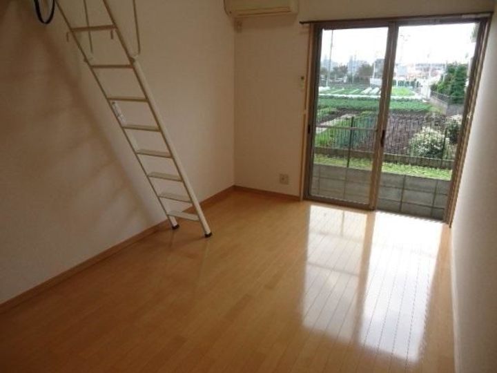 クレセントハイツTOKYUIIIの居間