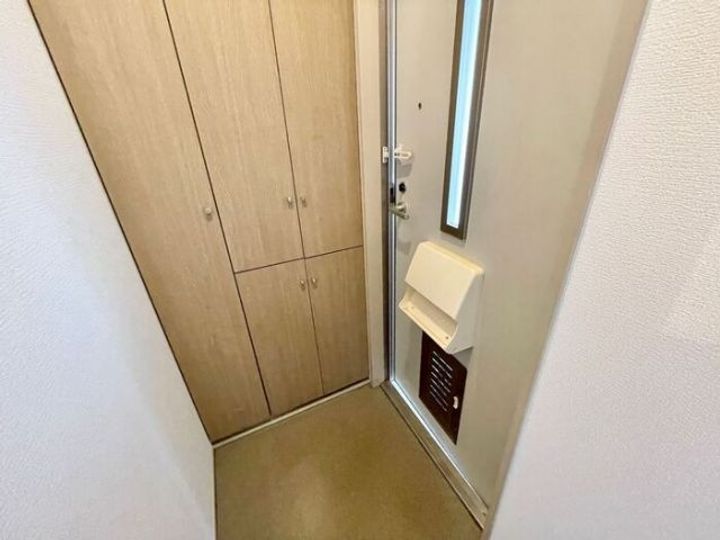 フラワーレジデンスフォレストの玄関