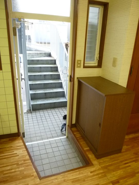 神奈川県横浜市中区本牧満坂(アパート)の賃貸物件の玄関