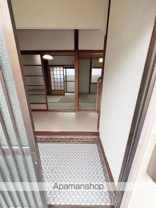 和歌山県和歌山市今福2(アパート)の賃貸物件の玄関