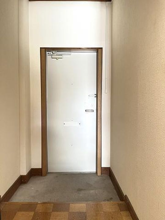 富士コーポの玄関